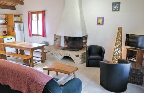 Blanquefort-sur-Briolance Casa | Casa de vacaciones privada con piscina privada, WIFI, TV, terraza, mascotas permitida, aparcamiento