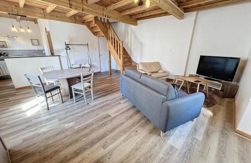 Saint-Gaudens Apartamento | Beau Grand T2 Duplex avec du Cachet Centre Ville