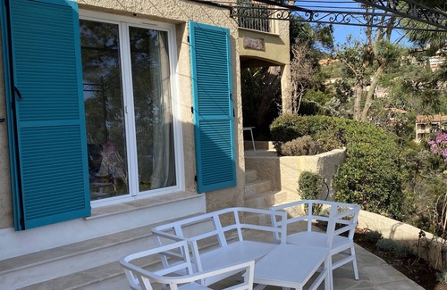 Theoule-sur-Mer Villa | Muy bonita propiedad junto al mar, a 5 minutos de la playa y del puerto.