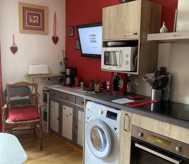 Bagneres-de-Luchon Apartamento | Beau studio plus, refait à neuf, tout confort, classé 3 étoiles par le comité départemantal du tourisme de la Haute Garonne