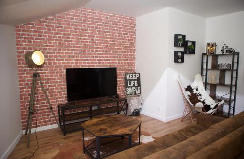La Ville-du-Bois Apartamento | BEAU T3 STYLE INDUSTRIEL N20 ORLY PARIS WIFI Underground Industry