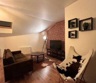 La Ville-du-Bois Apartamento | BEAU T3 STYLE INDUSTRIEL N20 ORLY PARIS WIFI Underground Industry