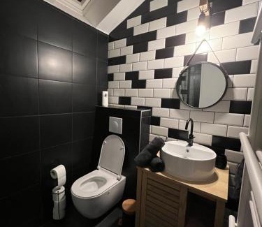 La Ville-du-Bois Apartamento | BEAU T3 STYLE INDUSTRIEL N20 ORLY PARIS WIFI Underground Industry