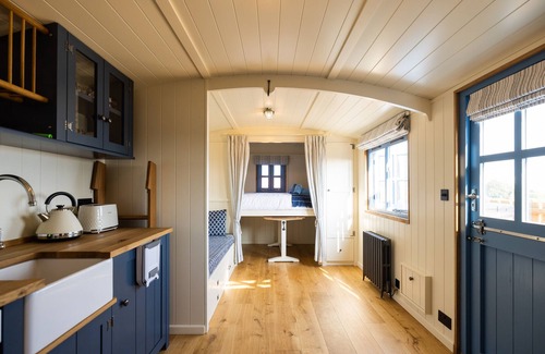 La Moye Cabina | Beaucette Marina