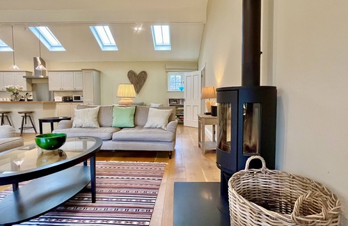 North Stoke Cabaña | Beaufort Barn by inspirestays-com - a cottage that sleeps 6 guests in 3 bedrooms