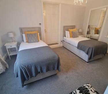 Taunton Casa | Beaufort Lodge - Central Location & Free Parking