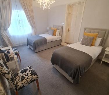 Taunton Casa | Beaufort Lodge - Central Location & Free Parking
