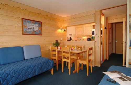 Doucy-Combelouviere Apartamento | Beauregard 2P5H - One Bedroom Apartment, Sleeps 5