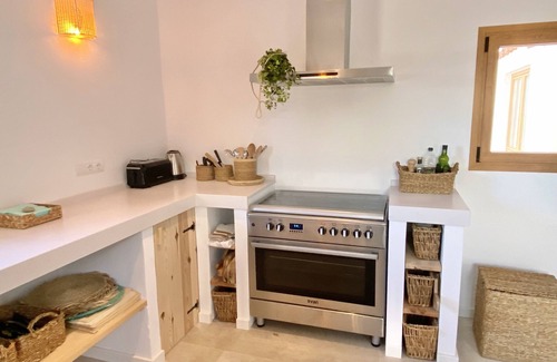 Sant Josep de sa Talaia Casa | Beautifully renovated vila 2 steps from the beach (max 8 adults or 6 adults and 4 children)