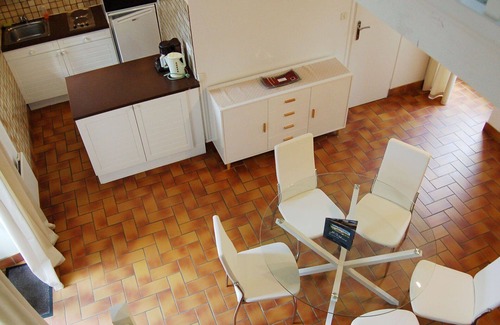 Saint-Jouan-des-Guerets Apartamento | Acogedor apartamento para 5 personas con piscina, WIFI, TV, terraza y aparcamiento