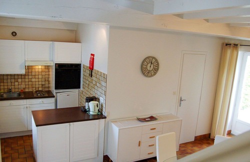 Saint-Jouan-des-Guerets Apartamento | Acogedor apartamento para 5 personas con piscina, WIFI, TV, terraza y aparcamiento