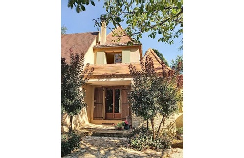 Sainte-Alvere Casa | Beautiful Perigordian house in tranquil woodland setting.