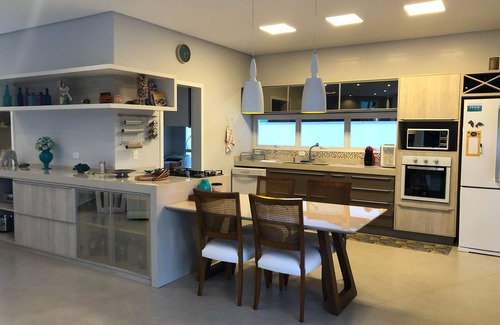 Costa do Sol Casa | Hermosa casa de playa en comunidad cerrada con 5 habitaciones. Capacidad para 13 personas!