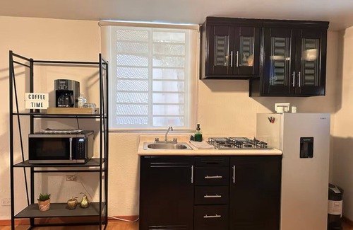 Nogales Apartamento | Hermoso estudio cerca de Consulado, completamente equipado.