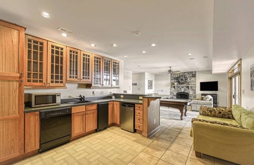 Livingston Casa | Beautiful waterfront lake house with private dock and State Park views