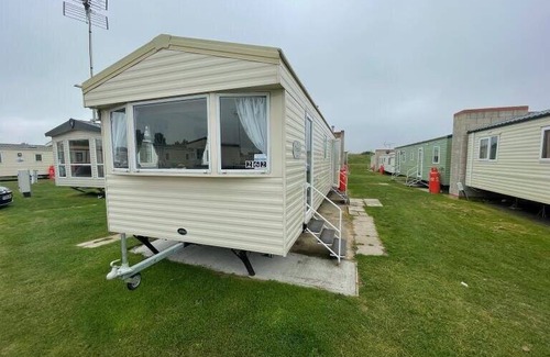 Walton on the Naze Casa | Beautiful 3-Bed Caravan in Walton on the Naze