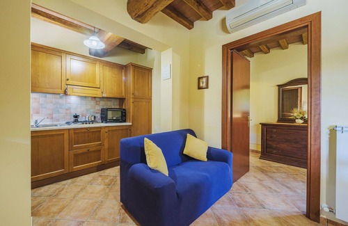 Orentano Apartamento | Precioso apartamento para 5 personas con WIFI, piscina, A/C, TV, patio y aparcamiento