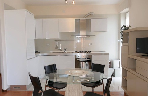 Santo Stefano al Mare Apartamento | Precioso apartamento para 4 personas con WIFI, balcón y aparcamiento