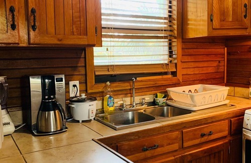 Oakridge Cabaña | Beautiful 1 Bedroom Cottage With Oceanview