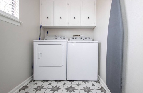 Benton Casa | Beautiful 1 BD 1Bath Close to Everything Newly Remodeled