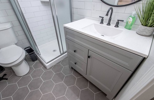 Benton Casa | Beautiful 1 BD 1Bath Close to Everything Newly Remodeled