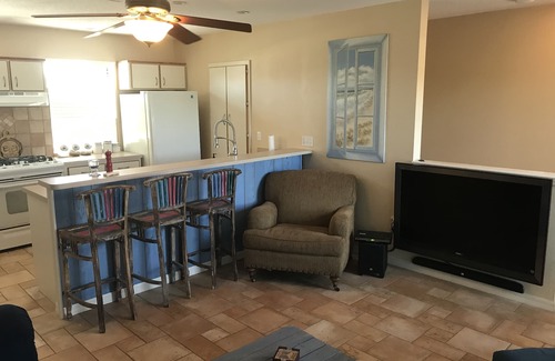Ormond Beach Apartamento | Hermoso apartamento de 1 dormitorio / 1 baño casa de campo a pocos pasos de la playa y el río