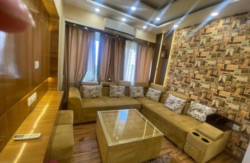 Indirapuram Apartamento | Beautiful 1 Bed Room