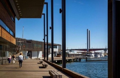 Docklands Apartamento | BEAUTIFUL 1 BEDROOM APARTMENT WITH CARPARK