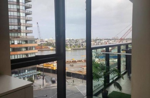 Docklands Apartamento | BEAUTIFUL 1 BEDROOM APARTMENT WITH CARPARK