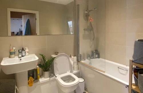 Shacklewell Apartamento | Beautiful 1 bedroom flat with a balcony in vibrant east london