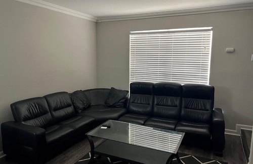 George Bush Park/Eldridge Apartamento | Beautiful 1-bedroom Townhome with nice amenities