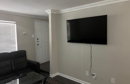George Bush Park/Eldridge Apartamento | Beautiful 1-bedroom Townhome with nice amenities