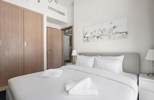 Nad Al Sheba Apartamento | Beautiful 1 BR with Gym, Pool & Kid's Playground