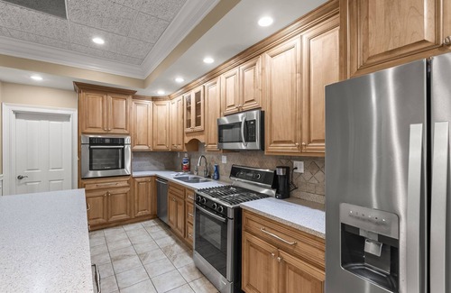 Richmond Casa | Beautiful 14 Bedroom Lexington Kentucky Area Ranch with Pool