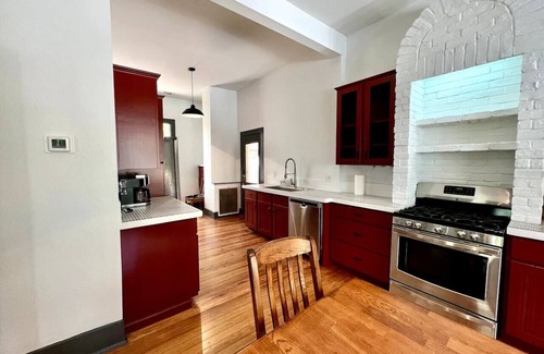 Smithville Casa | Beautiful 1900s Victorian House w/Pool