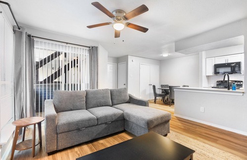 Coronado Hills Apartamento | Beautiful 1BD/1BA in University Hills 9235
