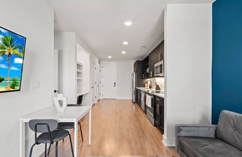 North Hyde Park Apartamento | Beautiful 1BD | Pool & Gym | Central Location
