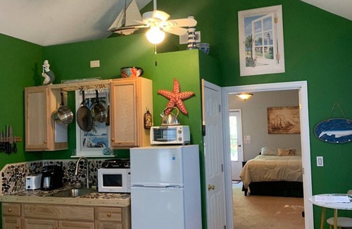 Pawleys Island Apartamento | Beautiful 1BR Apt. Near Beach! Inc. Kit, Bath & LR
