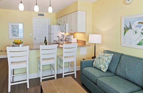 Ormond Beach Complejo | Beautiful 1BR Condo w/Ocean Views, Full Kitchen, Pool Access & Beach Vibes
