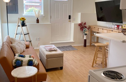 North Creek Casa | Beautiful 1Br Condo at Cozy & Safe Neighbourhood