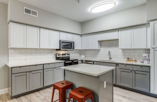 McNeil Apartamento | Beautiful 1BR in Champion City Park 7282