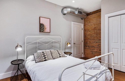 Downtown Harrisburg Apartamento | Beautiful 1BR in Perfect Downtown Location