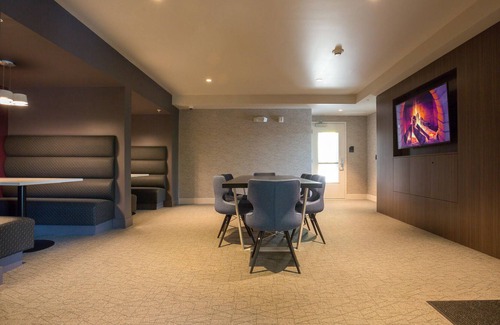 Downtown Apartamento | Beautiful 1BR in Redmond w/ Gym 1mi to Dtwn