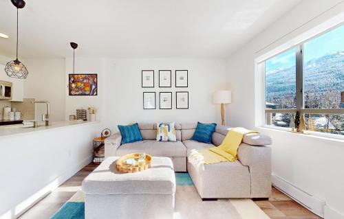 Village North Apartamento | Beautiful 1BR in Village Centre