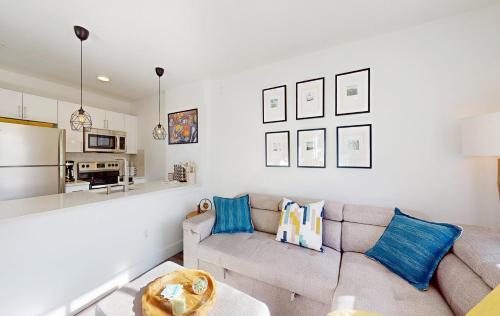 Village North Apartamento | Beautiful 1BR in Village Centre