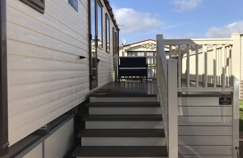 Tiddington Casa | Beautiful 2-bed Caravan in Stratford-upon-avon