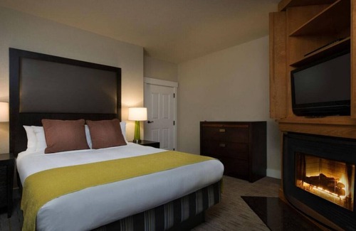 Tahoe Meadows Complejo | Beautiful 2 bedroom, 2 bath resort villa steps from Heavenly Ski Lift