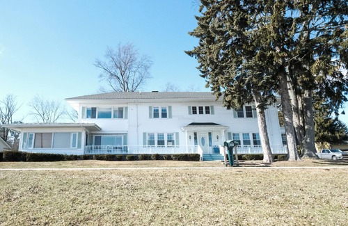 Marysville Condominio | Beautiful 2 bed, 2 bath condo on St Clair River in Marysville, MI - U1