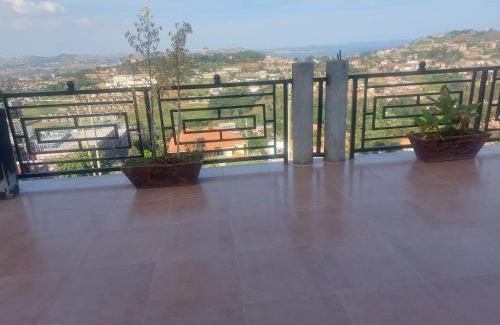 Entebbe Apartamento | Beautiful 2-Bed Apartment in Akright City Bwebajja
