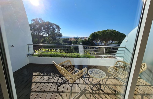 Vale do Garrao Apartamento | Beautiful 2 bed duplex apartment with breathtaking sea view, 5min walk to beach!